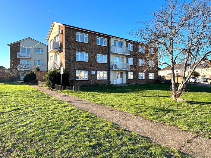 Studio For Sale In Snelling Avenue, Northfleet, Gravesend, DA11