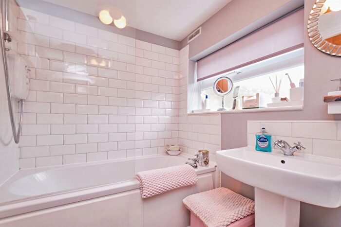 2 Bedroom End Of Terrace House For Sale In Titford Road, Oldbury, B69