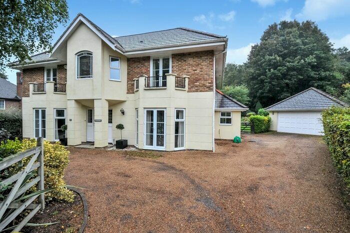4 Bedroom Detached House To Rent In Brassey Hill, Oxted, RH8