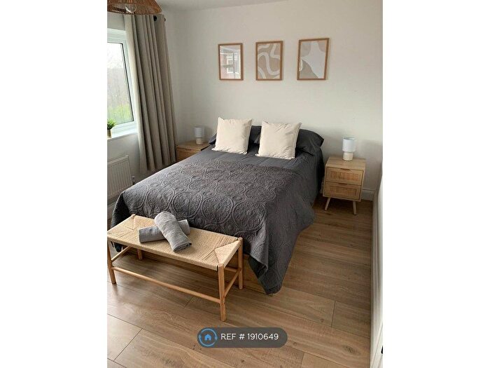 3 Bedroom Flat To Rent In Bronshill, Liverpool, L23