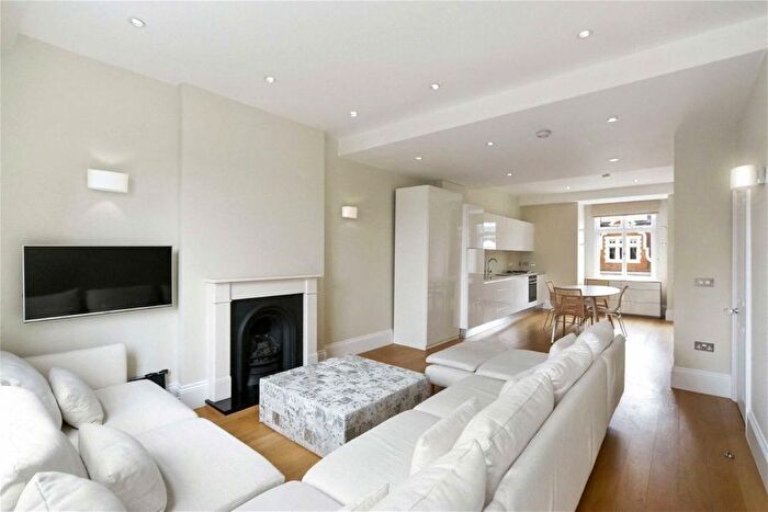 3 Bedroom Flat To Rent In Palace Court, Notting Hill, W2