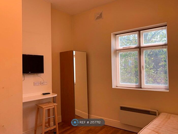 Studio To Rent In London, London, N19