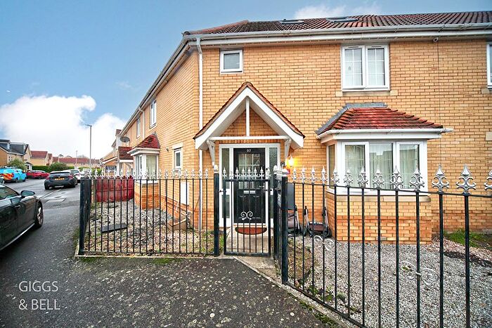6 Bedroom Terraced House For Sale In Morgan Close, Luton, Bedfordshire, LU4
