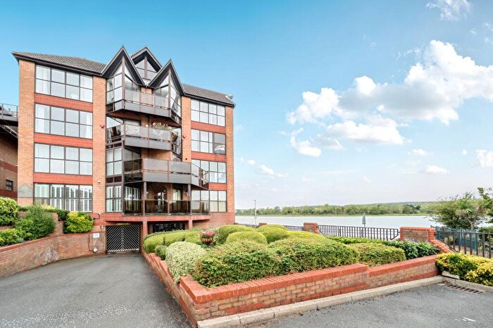 1 Bedroom Apartment For Sale In Shorts Reach, Esplanade, Rochester, Kent., ME1