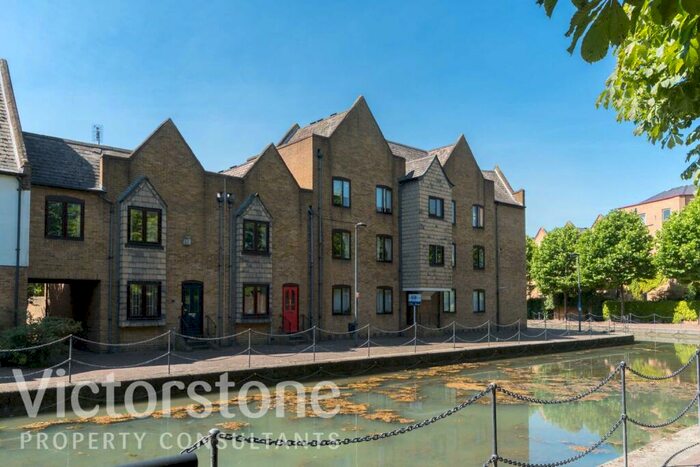 1 Bedroom Apartment To Rent In Discovery Walk, London, E1W