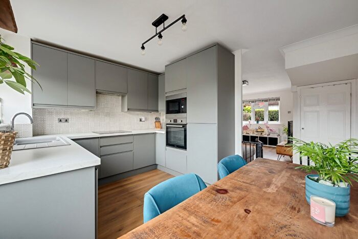 2 Bedroom Terraced House For Sale In Knights Manor Way, Dartford, DA1