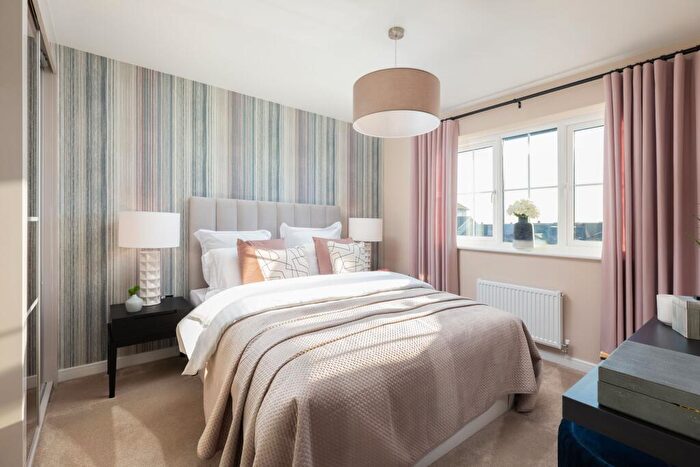 4 Bedroom Detached House For Sale In Pyrcoft Road, Chertsey, Surrey, KT16