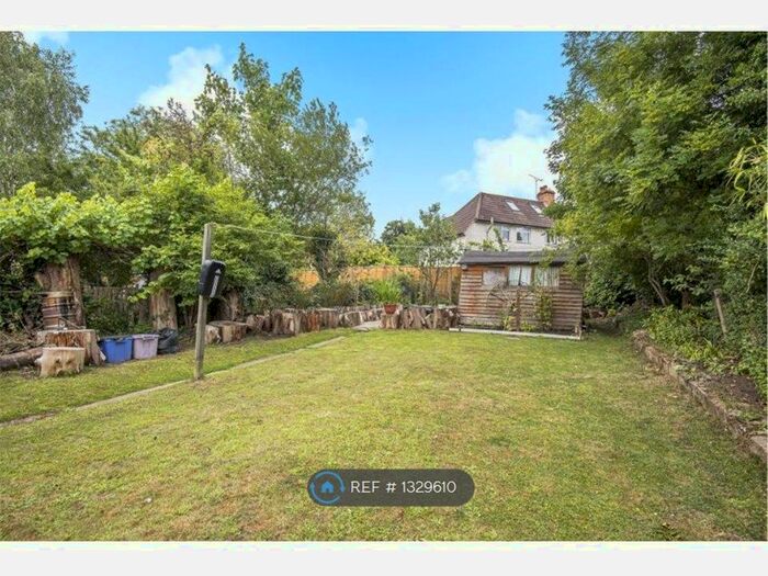 6 Bedroom Semi-Detached House To Rent In The Chase, Guildford, GU2