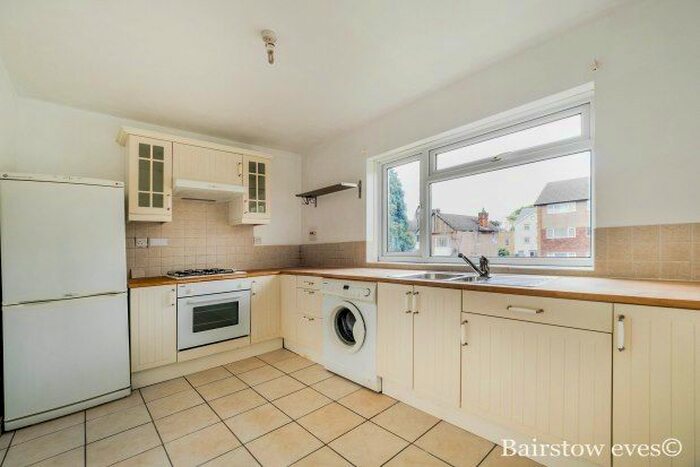 1 Bedroom Flat To Rent In Cambridge Park, London, E11