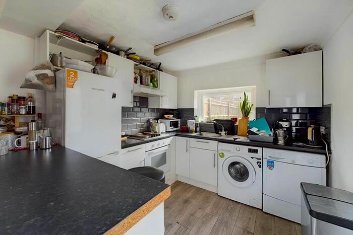 5 Bedroom Property To Rent In Milton Road, Southampton, SO15