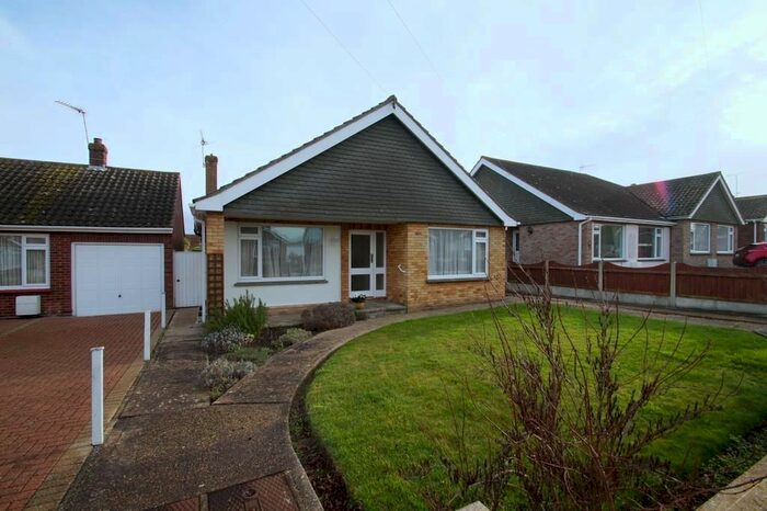3 Bedroom Bungalow To Rent In Oakwood Avenue, Holland-On-Sea, Clacton-On-Sea, CO15