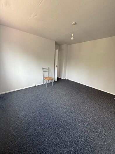 1 Bedroom Flat To Rent In B Cockfosters Road, Barnet, EN4