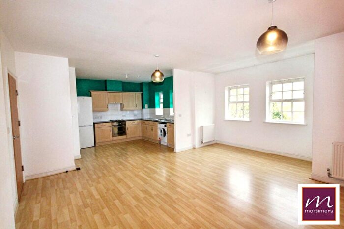 2 Bedroom Apartment For Sale In Florey Gardens, Aylesbury, HP20