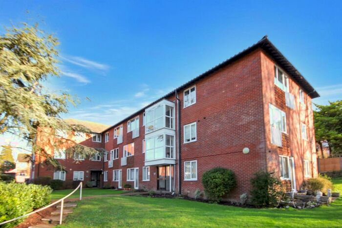 2 Bedroom Flat To Rent In Park Court, Old London Road, Patcham, BN1