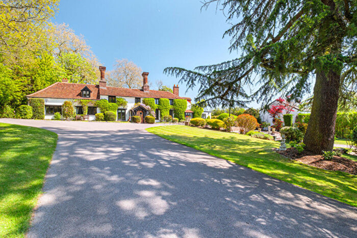 8 Bedroom Detached House To Rent In Clamp Hill, Stanmore, HA7
