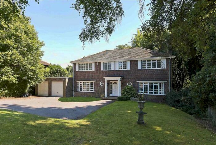 5 Bedroom Detached House To Rent In Beech Close, Cobham, KT11