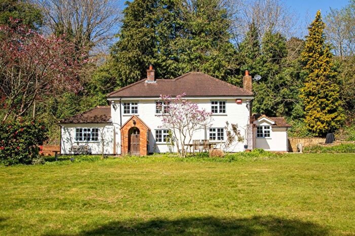 4 Bedroom Detached House For Sale In Vicarage Lane, The Bourne, Farnham, Surrey, GU9