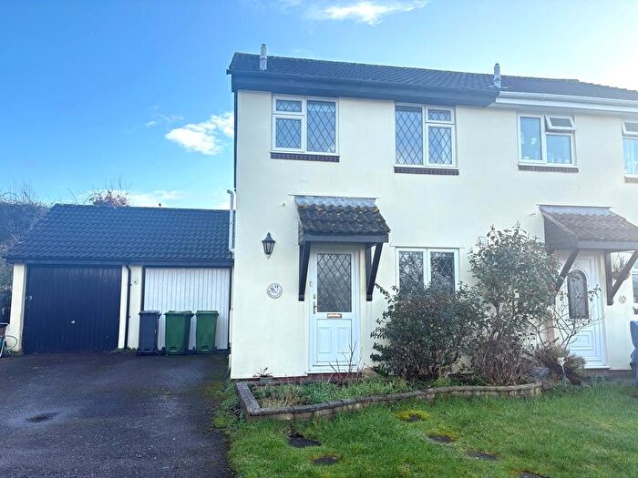 3 Bedroom Semi Detached House For Sale In Snowdrop Close, Honiton, EX14