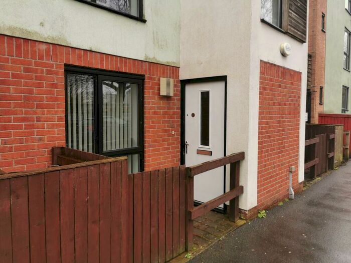 1 Bedroom Apartment To Rent In Hulton Street, Salford, Greater Manchester, M5