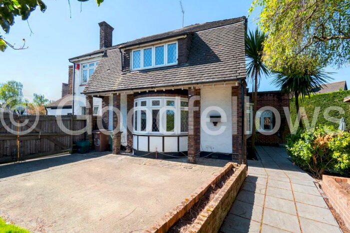 3 Bedroom House To Rent In Croydon Road, Wallington, Surrey, SM6