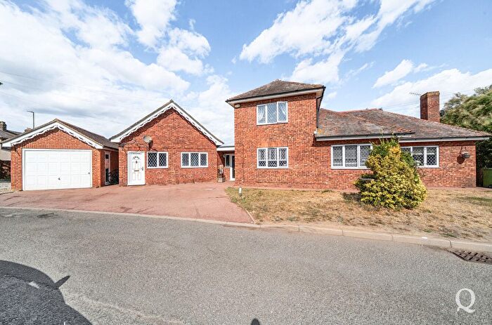 5 Bedroom Detached House For Sale In Norwood Close, Cliffe, Rochester, Kent, ME3