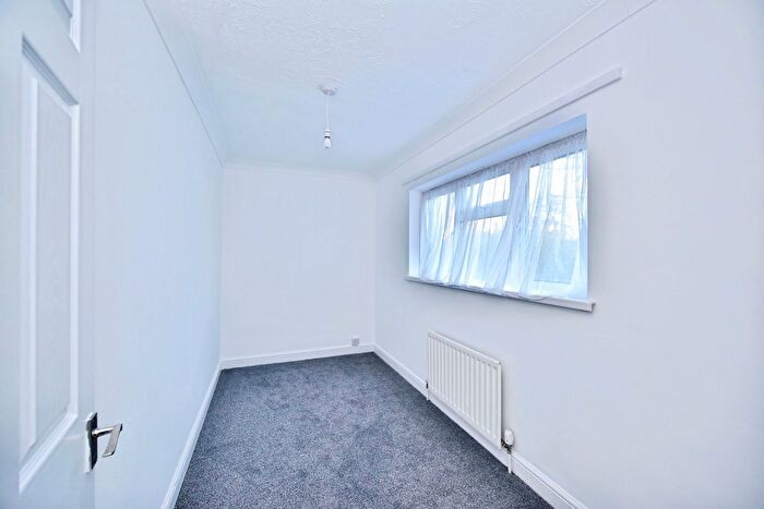 3 Bedroom End Of Terrace House For Sale In Highland Road, Maidstone, Kent, ME15 - Photo 10