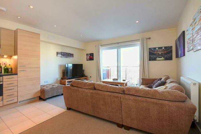 2 Bedroom Apartment To Rent In Havergate Way, Reading, RG2