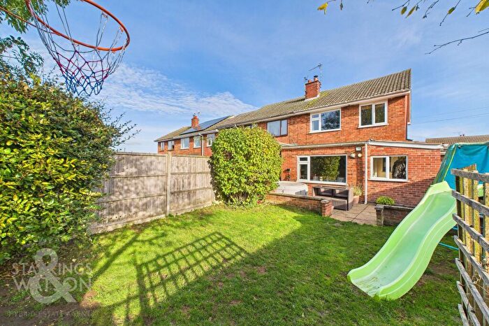 3 Bedroom Semi Detached House For Sale In Broadfields Close, Gislingham, Eye, IP23