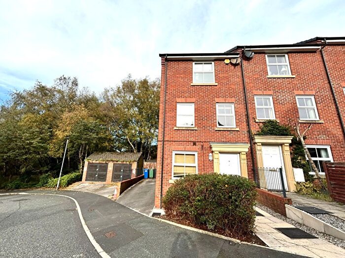 4 Bedroom Property To Rent In Stonemere Drive, Radcliffe, M26