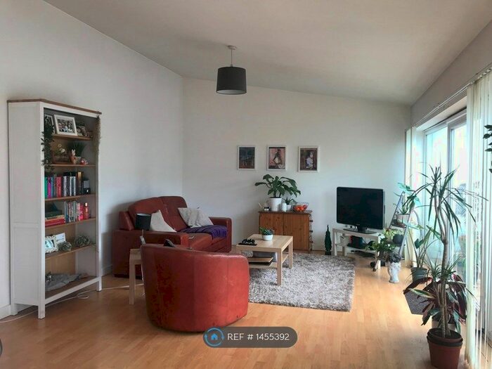 2 Bedroom Flat To Rent In Concord Street, Leeds, LS2