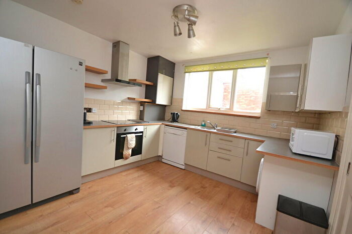 6 Bedroom Detached House To Rent In Dunlop Avenue, Lenton, NG7