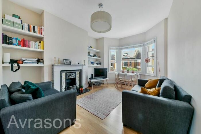 2 Bedroom Flat To Rent In Crewdson Road, London, SW9
