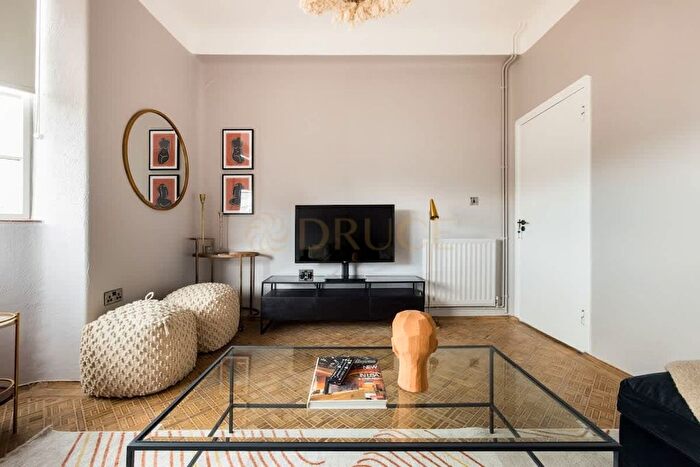 4 Bedroom Flat To Rent In Charlotte Street, W1T