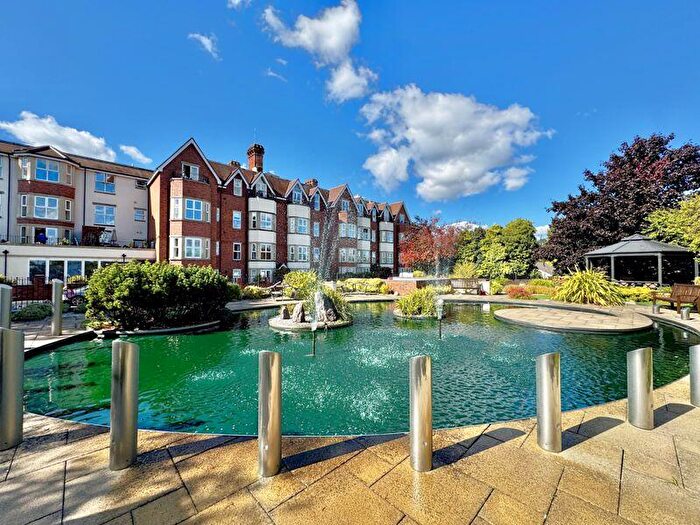 3 Bedroom Flat For Sale In Royal Court Apartments, Lichfield Road, Four Oaks, Sutton Coldfield, B74