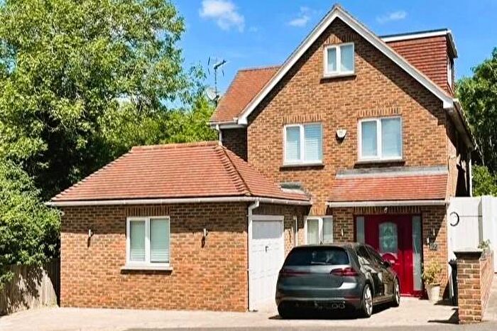 4 Bedroom Detached House For Sale In Northfield Road, Barnet, EN4