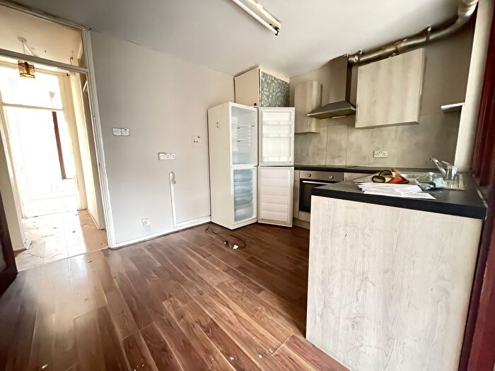 1 Bedroom Flat To Rent In Belmont Road, Ilford, IG1