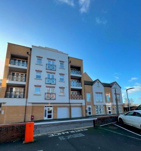 2 Bedroom Flat To Rent In Finley Court, Fairfield Road, CM14