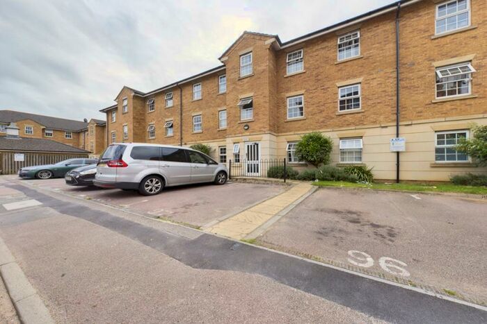 2 Bedroom Flat To Rent In Lion Court, Southbridge, Northampton, NN4