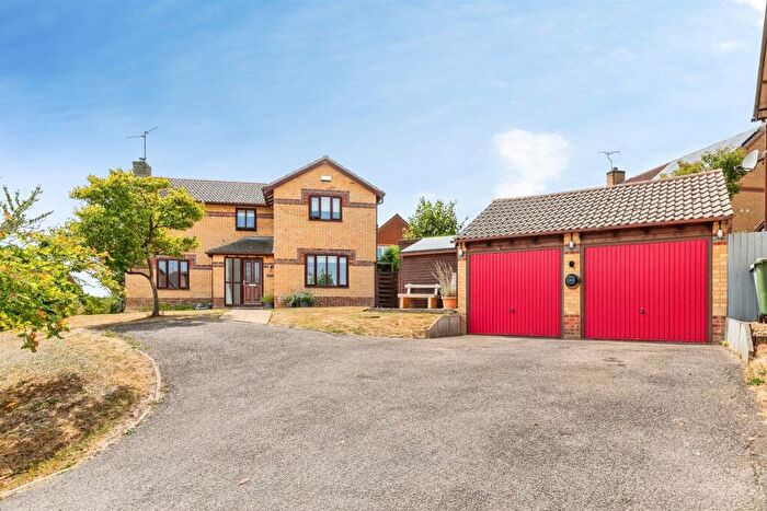 4 Bedroom Detached House For Sale In Thompson Way, Kettering, NN15