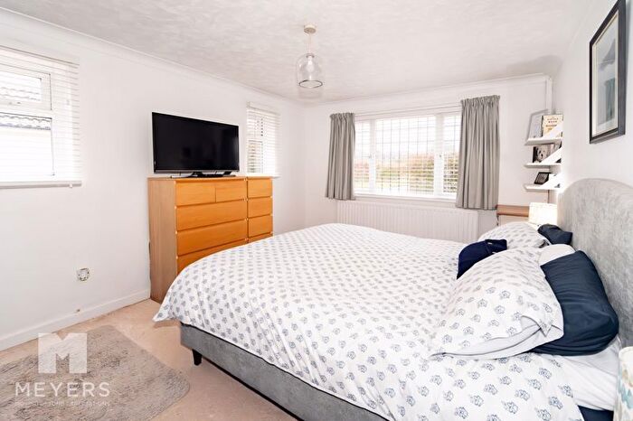 5 Bedroom Detached House For Sale In Highfield Drive, Ringwood, BH24
