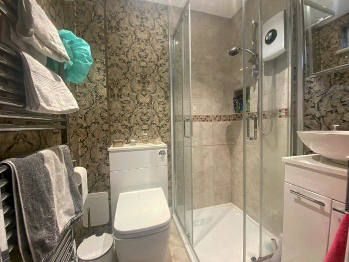 Garage / Parking To Rent In Parkhurst Road, Horley, Surrey, RH6