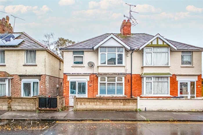 3 Bedroom Semi-Detached House To Rent In Beckhampton Street, Swindon, Wiltshire, SN1