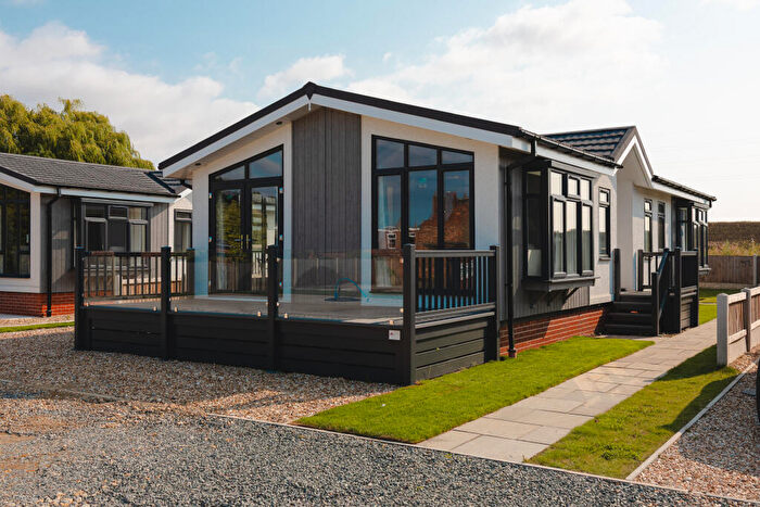 Park Home For Sale In Two Bed Willerby Charnwood (), Blyton Springs, Station Road, Blyton, Lincolnshire, DN21