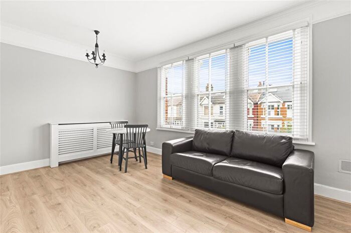 3 Bedroom Flat To Rent In Northcroft Avenue, London, W13