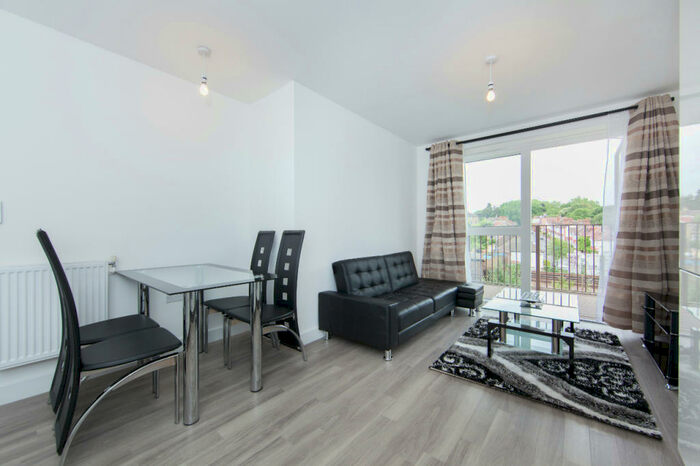 1 Bedroom Apartment To Rent In Ferdinand Court, Catford Green, London, SE6