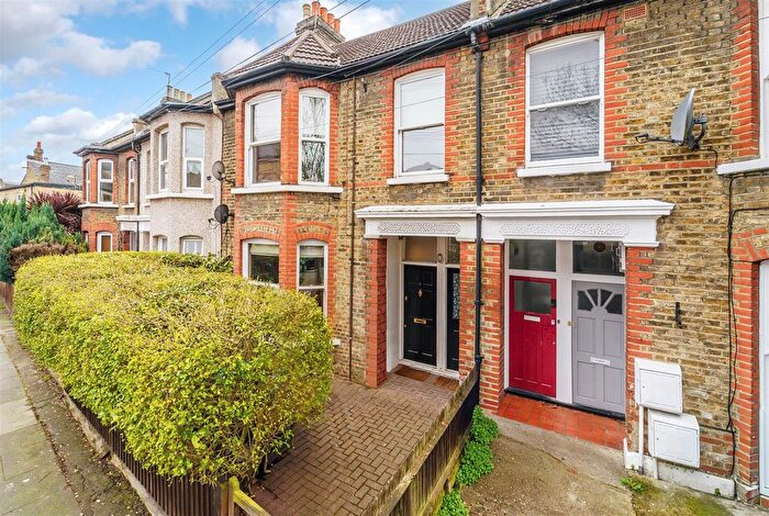1 Bedroom Maisonette For Sale In Wycliffe Road, Wimbledon, SW19