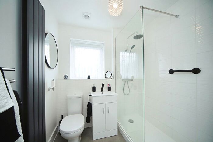 1 Bedroom Flat For Sale In Chapples Close, Norton Fitzwarren, Taunton, TA2