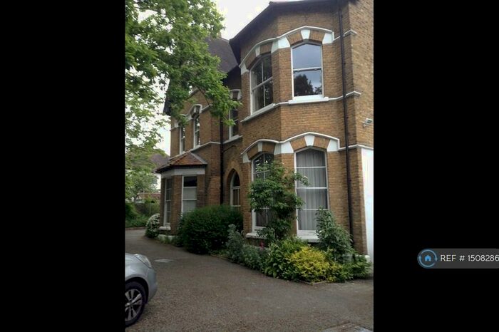 2 Bedroom Flat To Rent In Shortlands Grove, Bromley, BR2