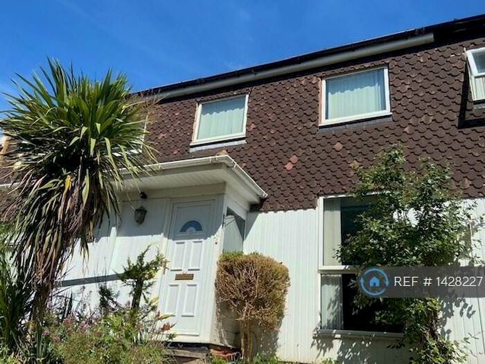 3 Bedroom Terraced House To Rent In Trowbridge Gardens, Luton, LU2