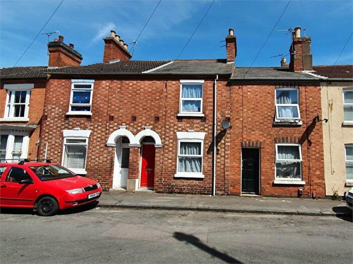 3 Bedroom Terraced House To Rent In Stephen Street, Rugby, CV21